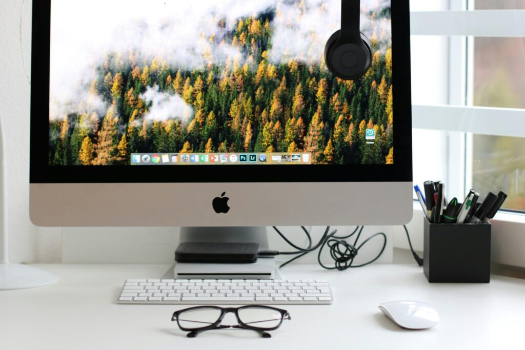 10 Awesome Ways to Customize Your Desktop Layout | ManagePoint